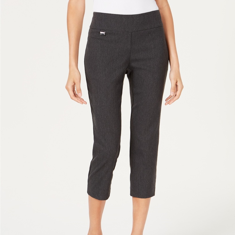 NWT Alfani Petite Tummy-Control Pull-On Capri Pant